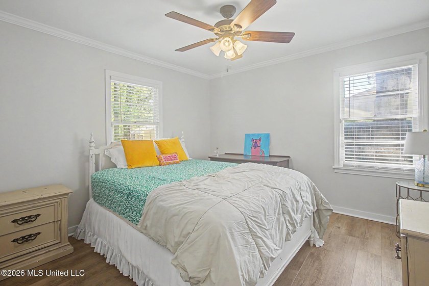 Welcome home to the heart of Bayou View! This beautifully newly - photo 11