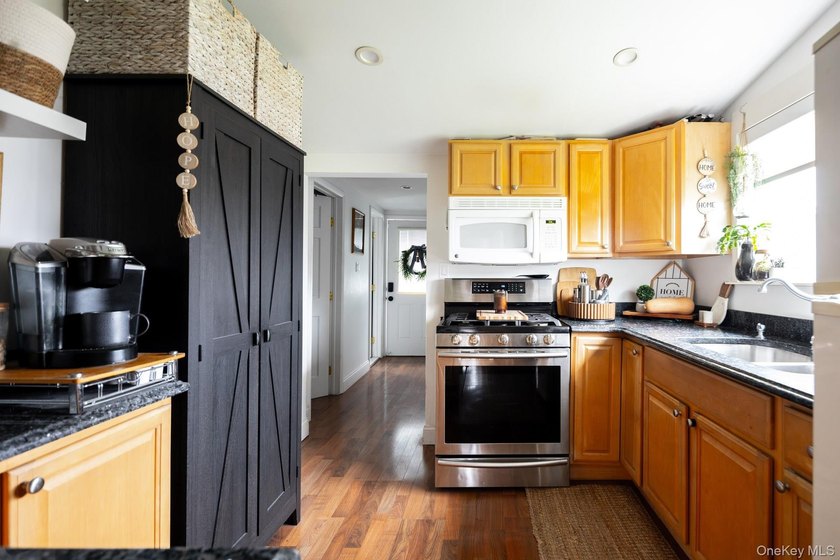 Welcome to 24 Blue Point Road! a beautifully updated ranch - photo 12