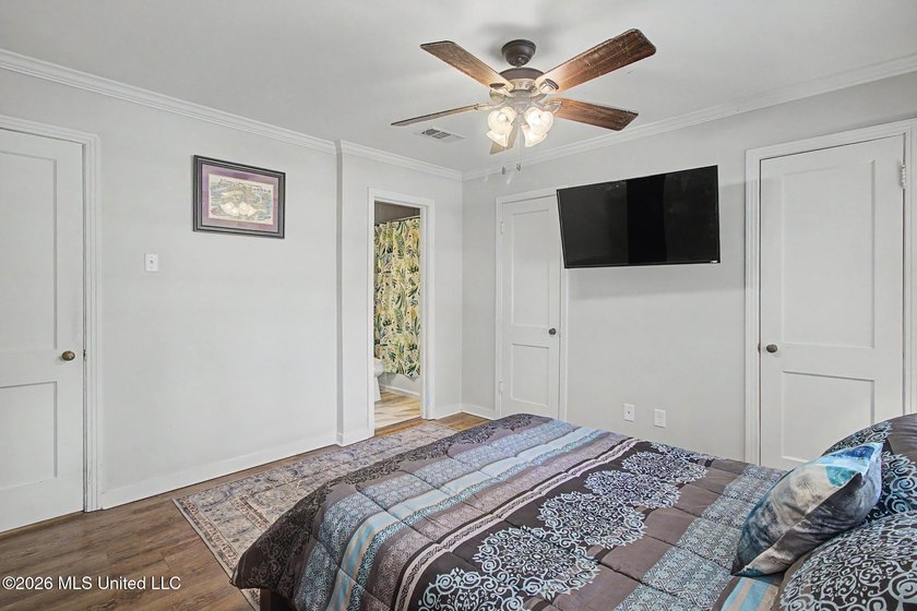 Welcome home to the heart of Bayou View! This beautifully newly - photo 15