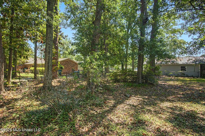 Welcome home to the heart of Bayou View! This beautifully newly - photo 18