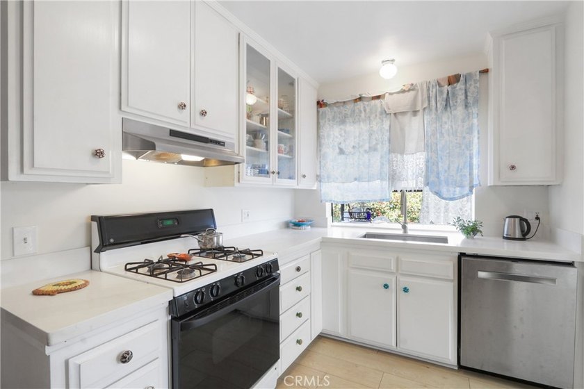 1055 W 17th - photo 9