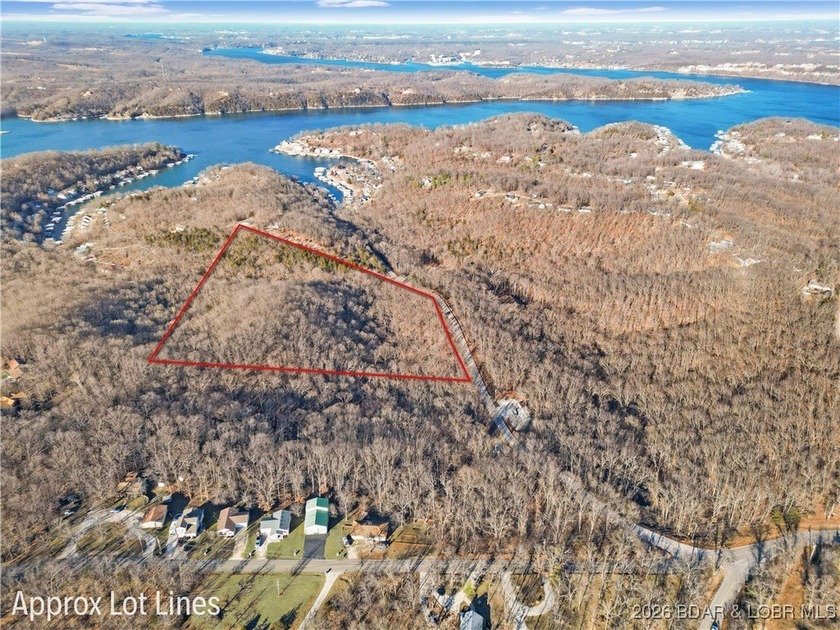 Prime 16+/- Acres in the Heart of Lake of the Ozarks in Linn - photo 3