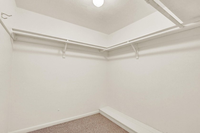 Rare 1st floor 2 bedroom, 2 bathroom condo with in unit laundry - photo 29