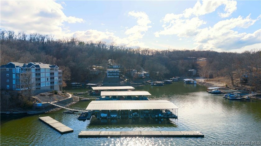 Welcome to 312 Windsor Bay #2A! This beautifully furnished - photo 34