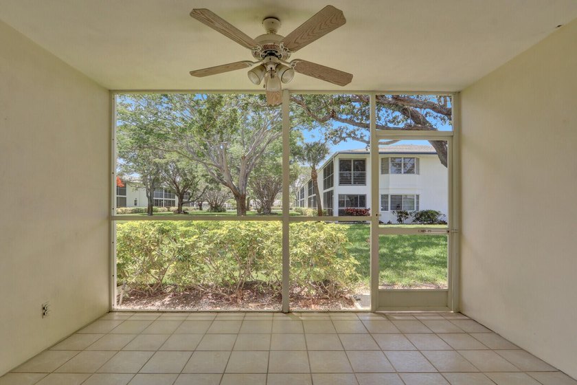 Rare 1st floor 2 bedroom, 2 bathroom condo with in unit laundry - photo 34