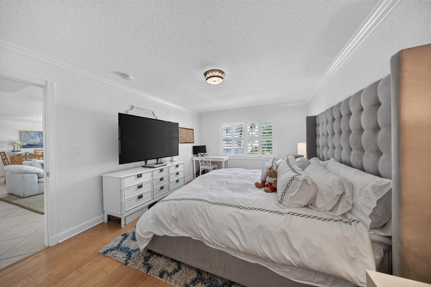 Beautifully updated and move-in ready, this spacious 2BR/2BA - photo 13