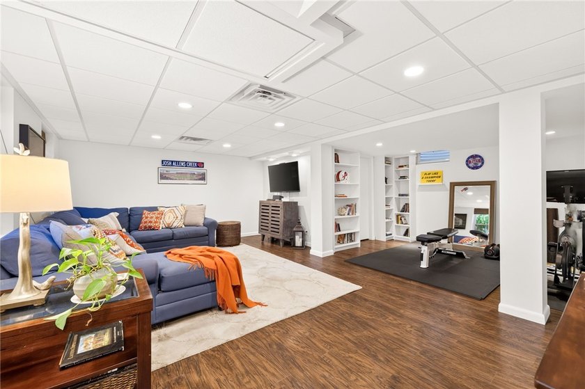 Esthetically pleasing 3 bedroom, 2 full bathroom pristine ranch - photo 15