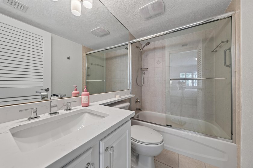 Beautifully updated and move-in ready, this spacious 2BR/2BA - photo 15