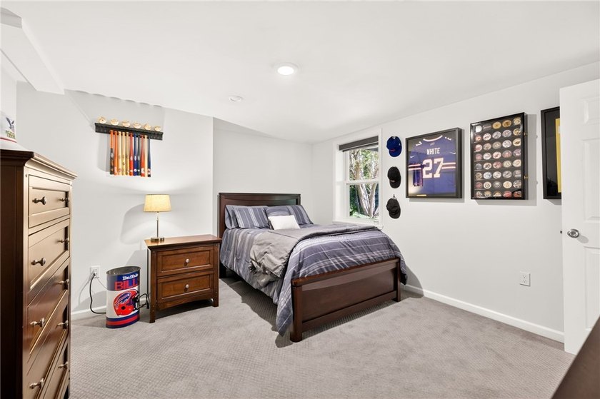 Esthetically pleasing 3 bedroom, 2 full bathroom pristine ranch - photo 17