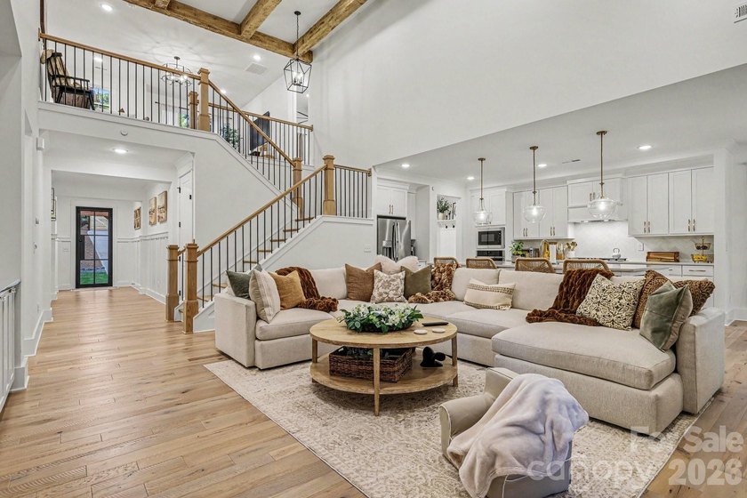 MOTIVATED SELLER! and WATERFRONT-DOCKABLE LOT! This 5 bedroom - photo 5