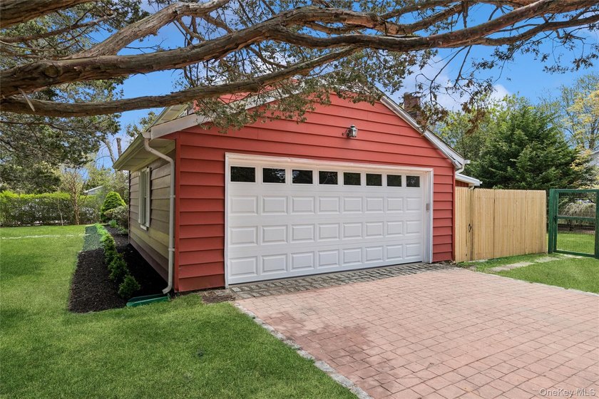 Renovated turn-key beach house in the coveted Rampasture Point - photo 46