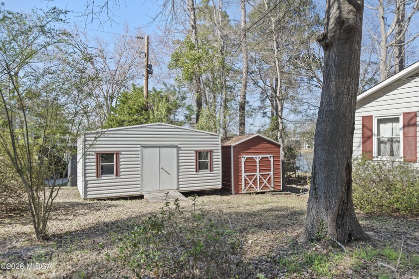 Welcome to 291 Jule Ingram Rd NE on beautiful Lake Sinclair - photo 9