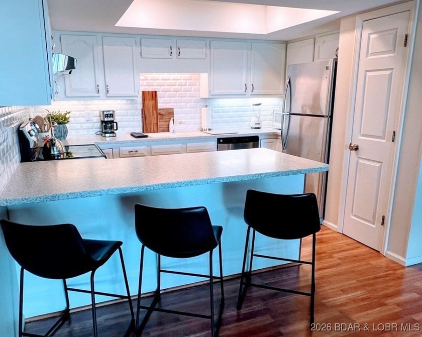 Discover your dream getaway at Lake Ozark! This spacious - photo 6