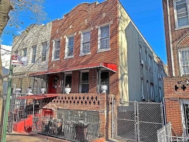 Legal 4 Family + Legal Basement investment Opportunity *% cap - photo 2