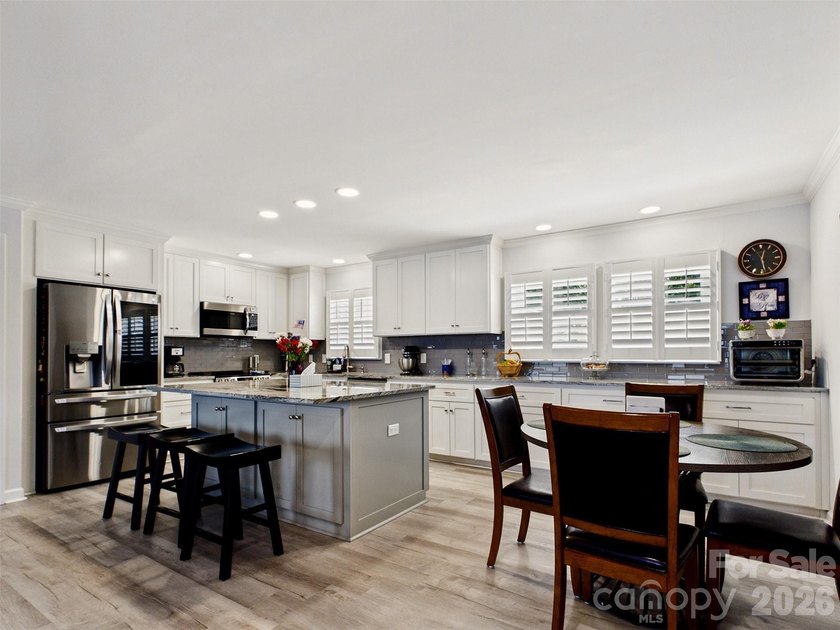 Rarely does an opportunity like this come along under $2 million - photo 6