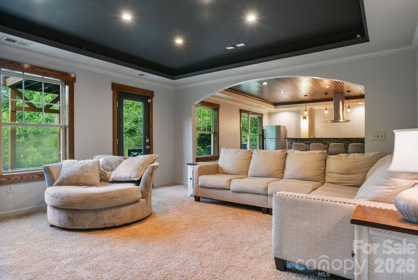 Welcome to this beautifully updated 5-bedroom, 4-bathroom home - photo 20
