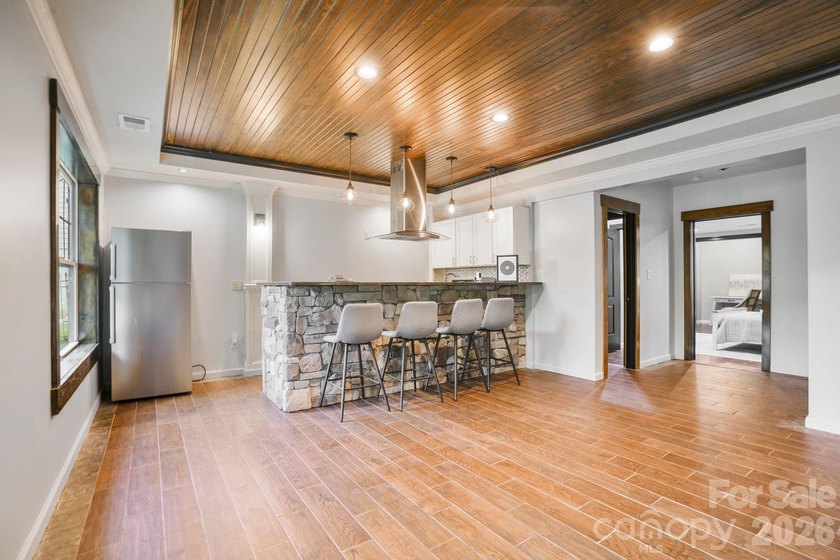 Welcome to this beautifully updated 5-bedroom, 4-bathroom home - photo 22