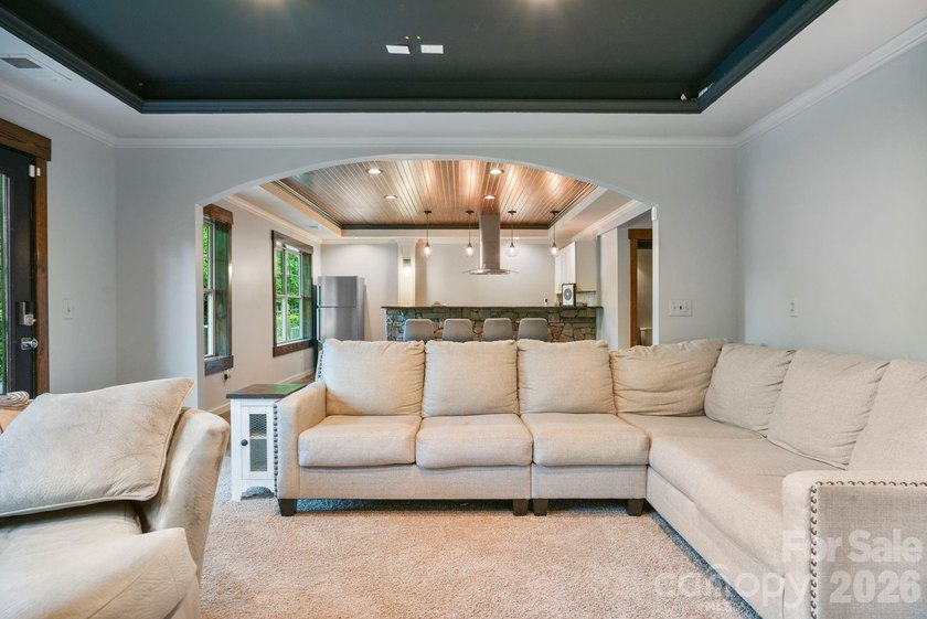 Welcome to this beautifully updated 5-bedroom, 4-bathroom home - photo 25