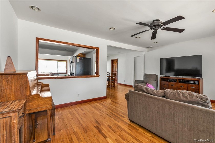 Welcome to This Beautiful Ranch Style Home. As You Enter in To - photo 4