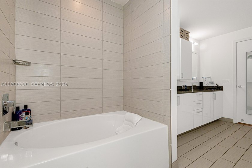 REDUCED - READY FOR OFFERS AND CONTRACTS - High floor, spacious - photo 22