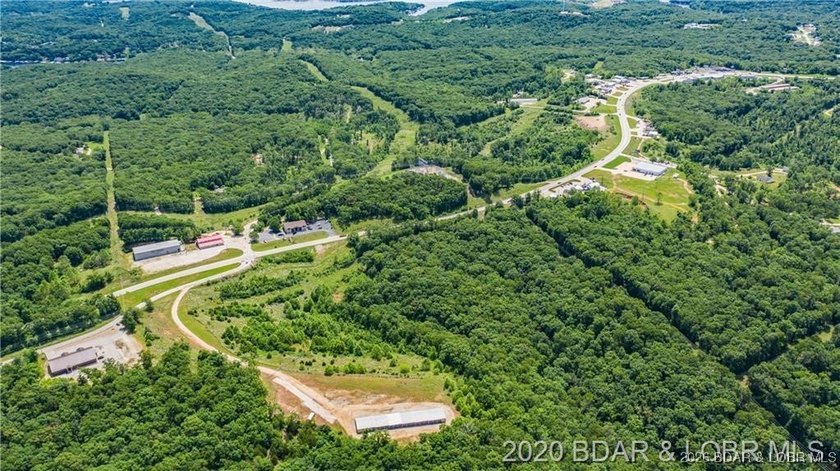 Prime highway front acreage ready for building a new commercial - photo 6