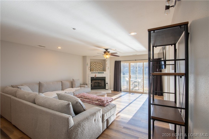 Small complex that is very well maintained and self managed to - photo 2