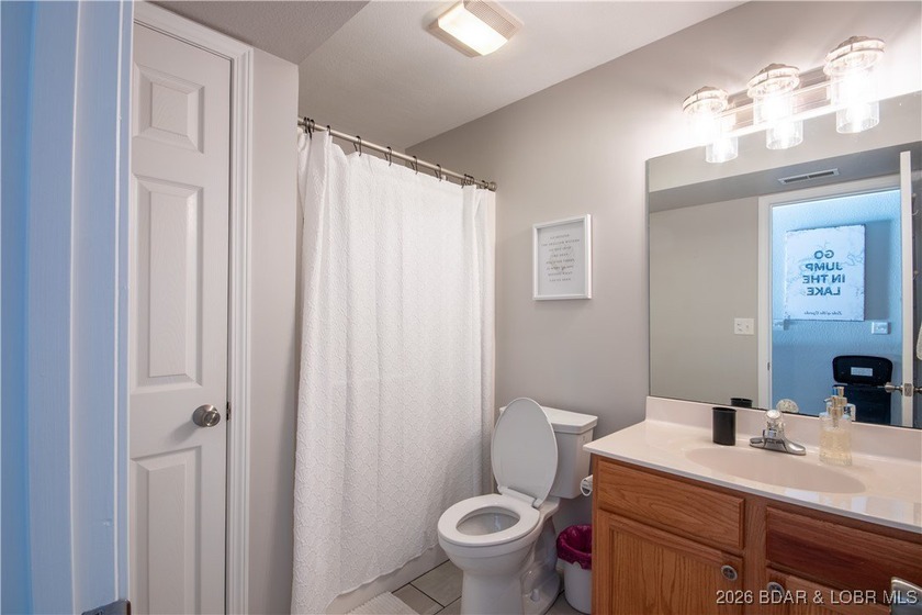 Small complex that is very well maintained and self managed to - photo 6