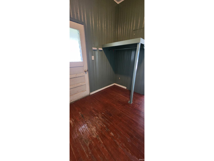 At 300 W Main Street, Syracuse, IN, discover a residential - photo 12
