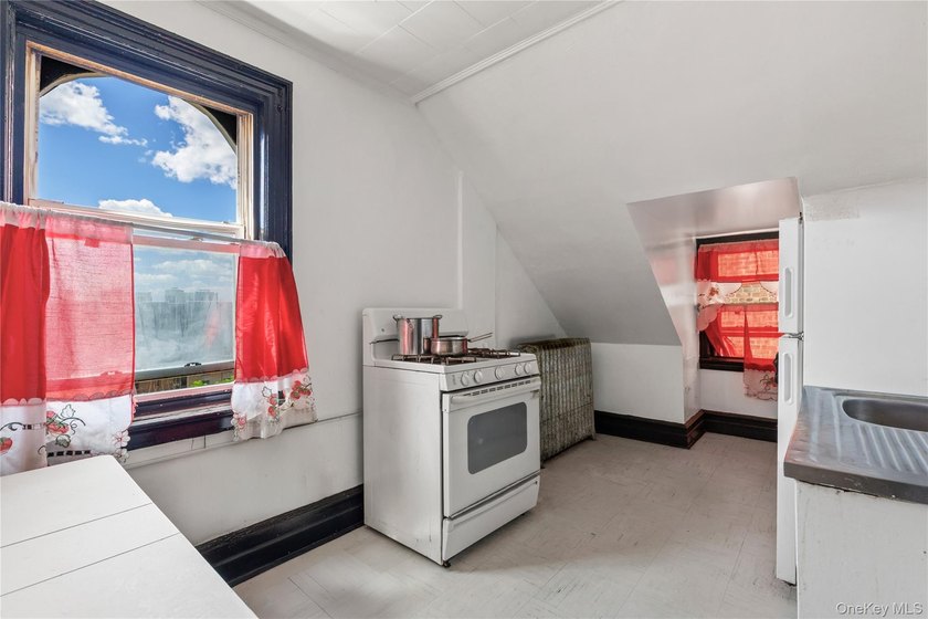 Welcome to 2281 Loring Place North, a spacious two-family home - photo 13