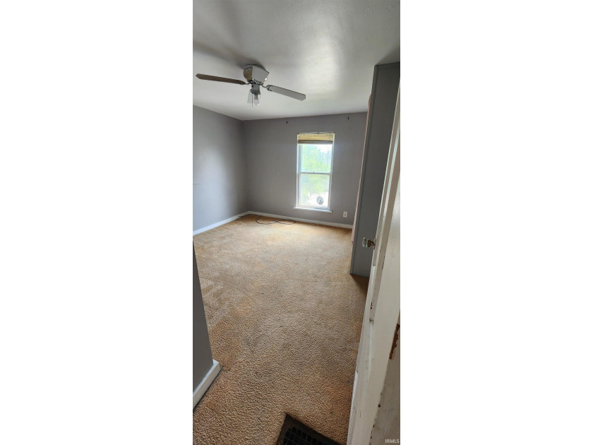 At 300 W Main Street, Syracuse, IN, discover a residential - photo 21