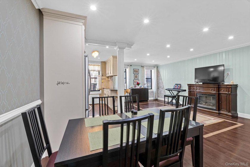 Welcome to this inviting and well-designed apartment in the - photo 5