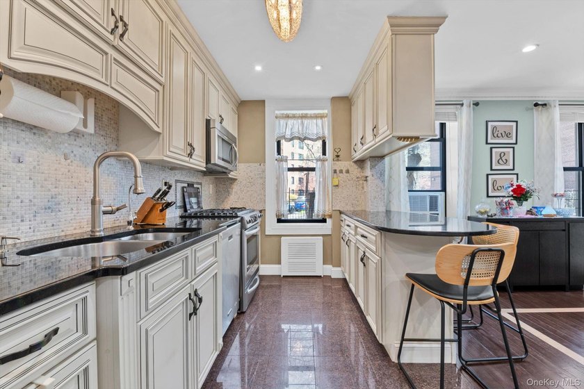 Welcome to this inviting and well-designed apartment in the - photo 6