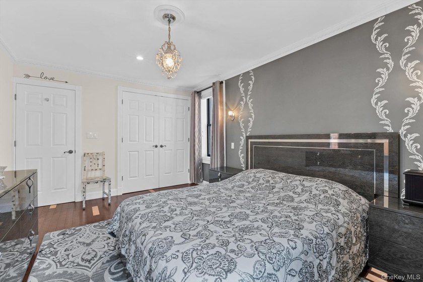 Welcome to this inviting and well-designed apartment in the - photo 10