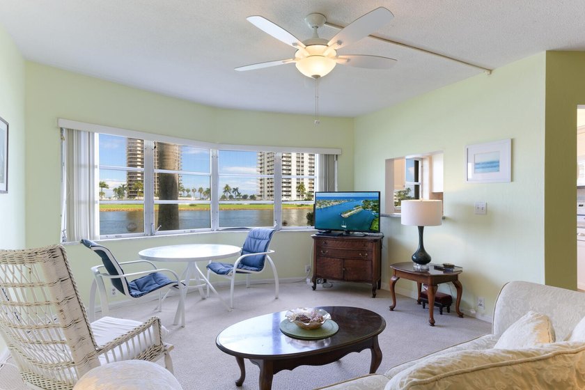 Enjoy the sweeping Intracoastal views in this first floor 2 - photo 4