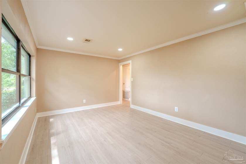Welcome to 430 N V Street, where timeless charm meets modern - photo 6