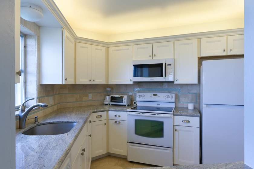 Enjoy the sweeping Intracoastal views in this first floor 2 - photo 7