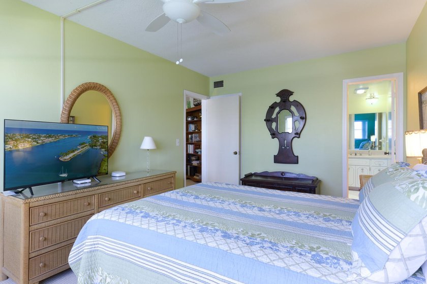 Enjoy the sweeping Intracoastal views in this first floor 2 - photo 10
