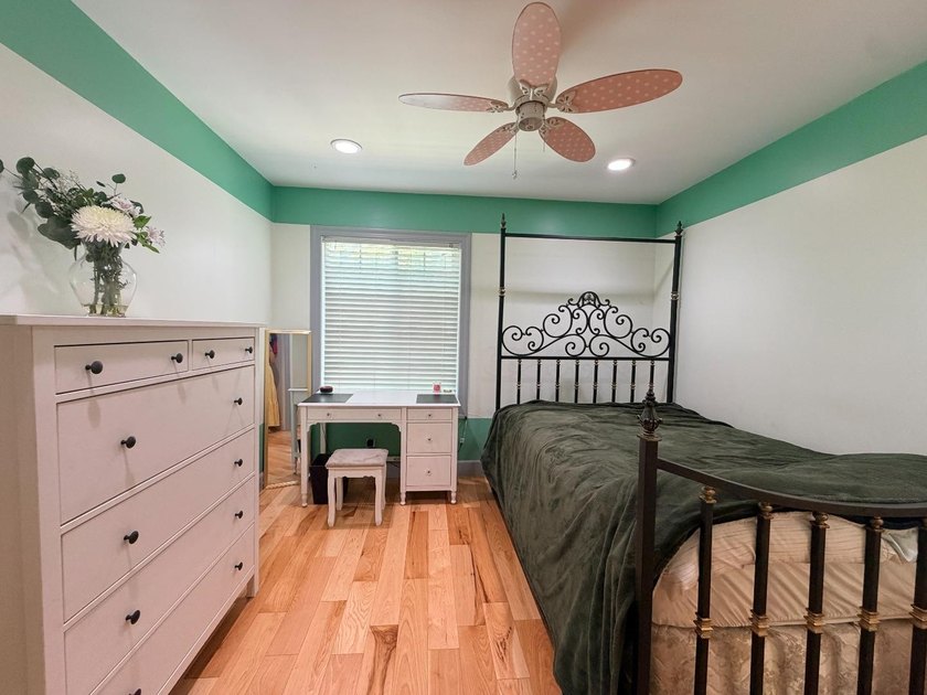 Welcome to 3180 Cheshire Dr, a beautifully appointed home - photo 20