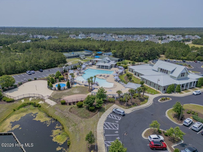 Welcome to this exceptional 4 bedroom, 3.5 bath home overlooking - photo 49