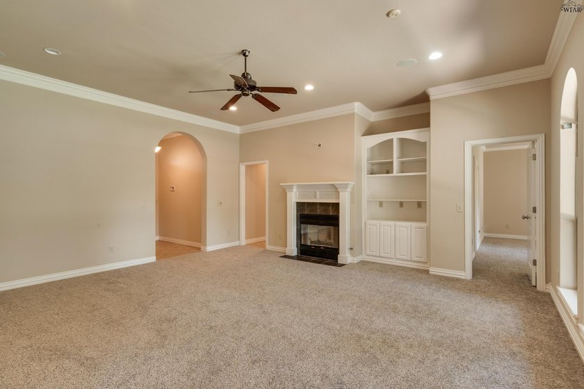 Beautifully designed home featuring freshly installed carpet - photo 6