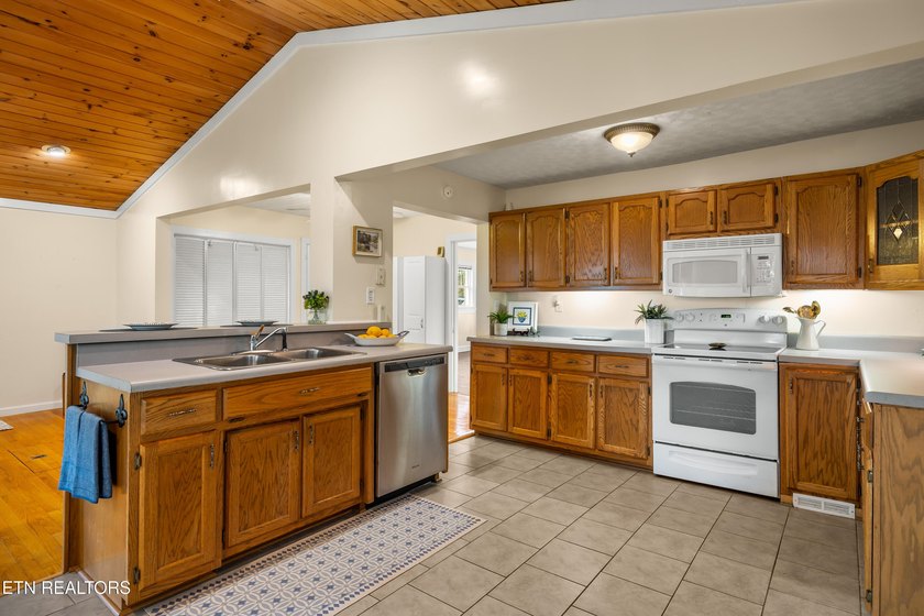 a charming cottage style home full of warmth, character, and - photo 17