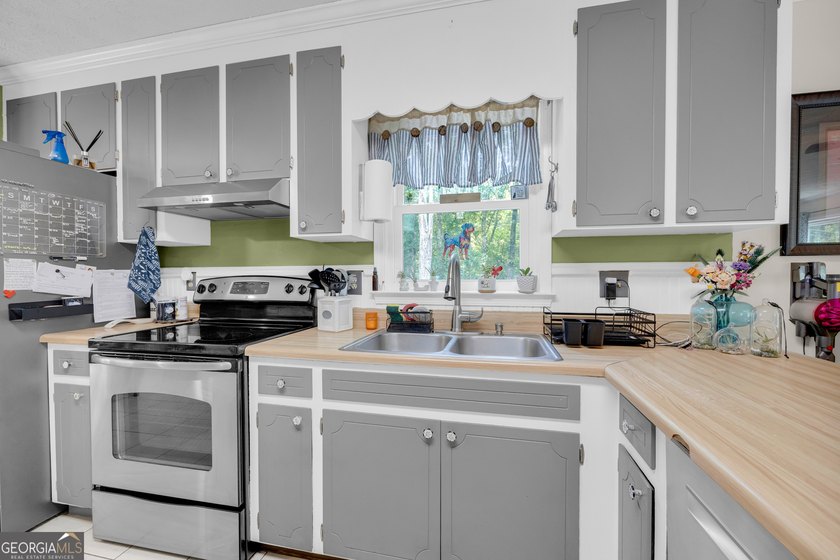 Motivated Seller!!! Adorable Cape Cod-style home offering charm - photo 33