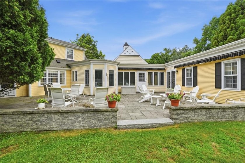 Tucked away at the corner of Ferry Road and Griswold Avenue - photo 36