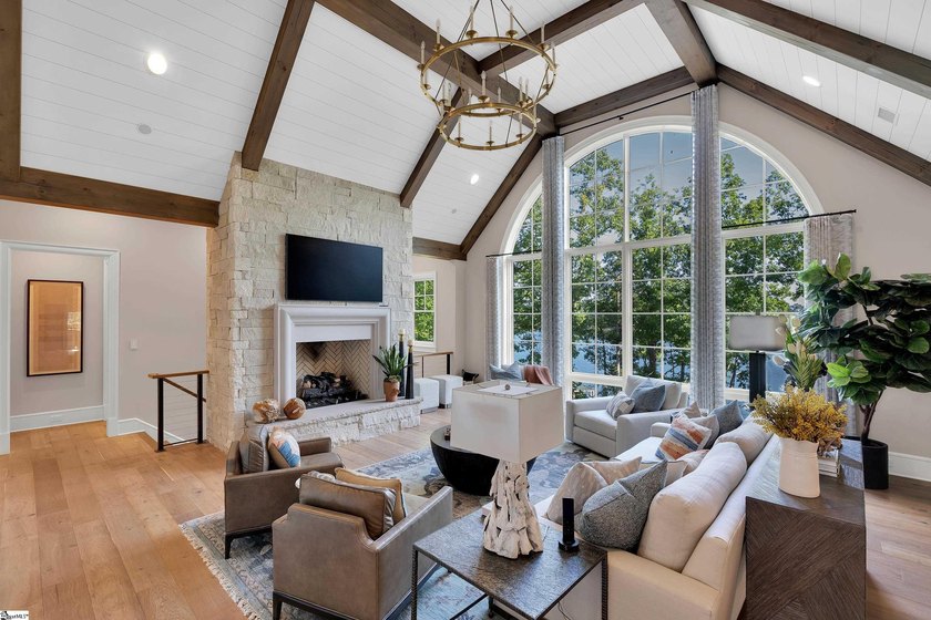 Former Dillard-Jones Show Home | A Masterpiece of Lakeside - photo 11