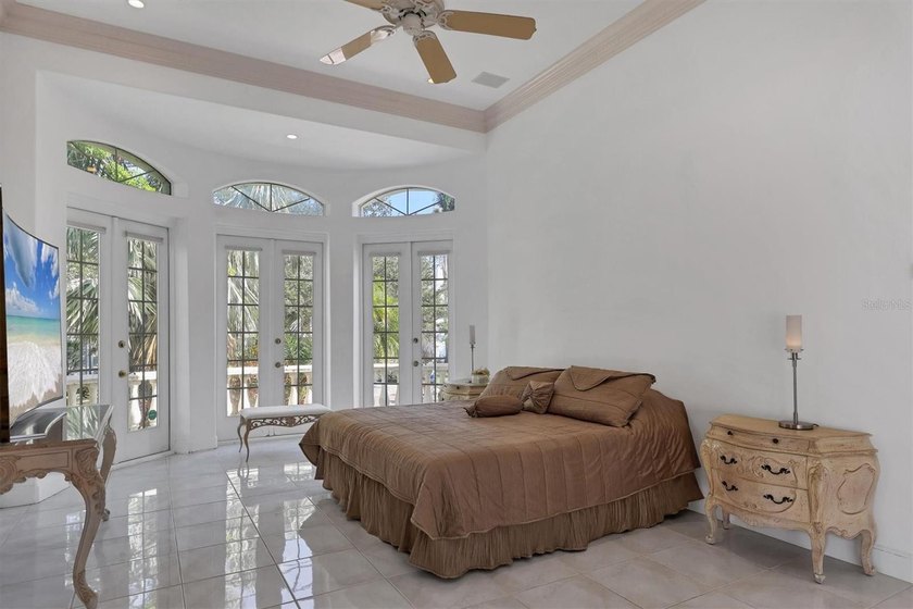 Immerse yourself in the tranquility of 5331 Siesta Cove Drive, a - photo 14