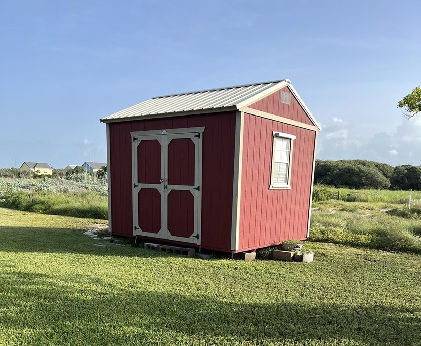 Partially remodeled two bedroom home near Aransas Bay. On three - photo 14