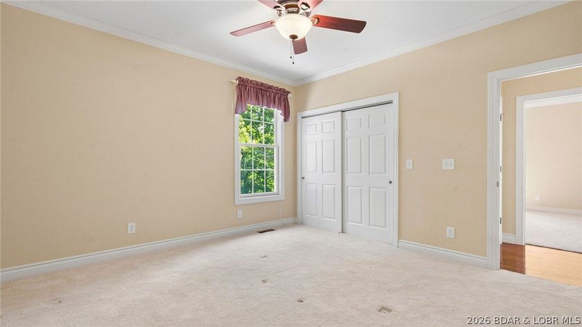 Perfectly situated on the 9th hole of Oak Creek Golf Course in a - photo 36