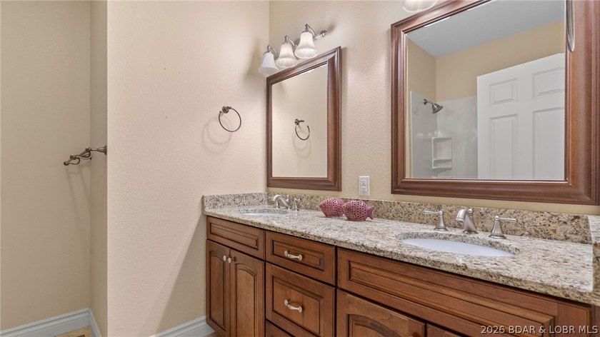 Perfectly situated on the 9th hole of Oak Creek Golf Course in a - photo 40