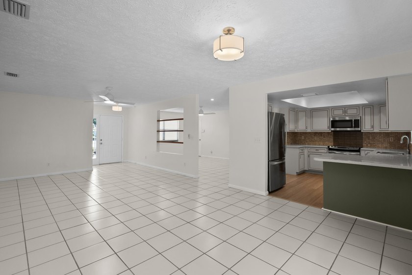 Welcome to this well-appointed single-family residence in North - photo 14