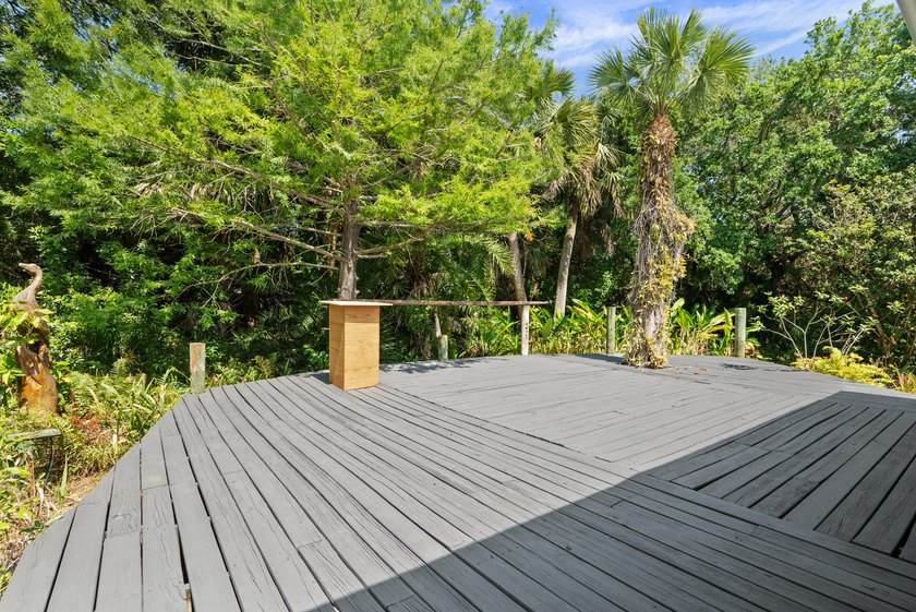 Welcome to this well-appointed single-family residence in North - photo 19